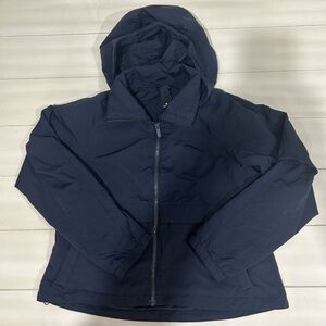 Lululemon Always Effortless Jacket Size 4 EUC
Navy Blue